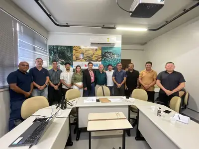 notícia: Sedap e vereadores de Oeiras do Pará discutem ações para qualificar batedores de açaí