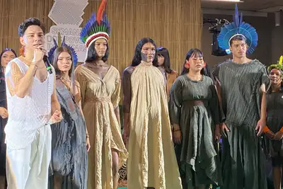 notícia: Seap fortalece ressocialização com participação de internas em desfile da Semana dos Povos Indígenas