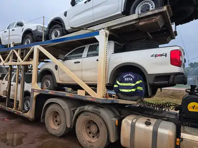 notícia: Secretaria de Estado da Fazenda (Sefa) apreende 8 caminhonetes e lâmpadas de LED 