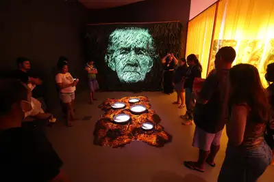 notícia: Pacientes do Hospital de Clínicas Gaspar Vianna participam de atividade terapêutica em espaço cultural de Belém