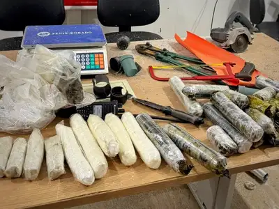 notícia: Base fluvial apreende mais de 80 kg de “supermaconha” em embarcação que vinha de Manaus com destino a Belém