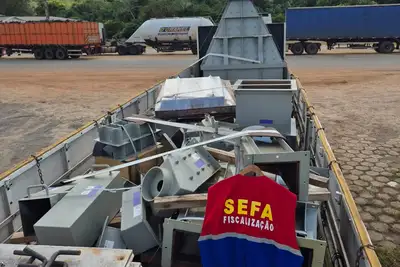notícia: Sefa apreende 27 toneladas de bolas de moinho e peças de máquina