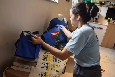 notícia: Reciclagem fortalece sustentabilidade e ressocializa mulheres privadas de liberdade 