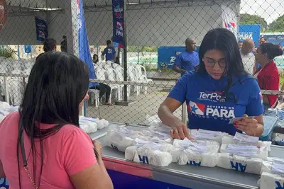 notícia: Governo do Pará entrega mais de 1,5 mil óculos gratuitos a moradores do bairro do Bengui, em Belém