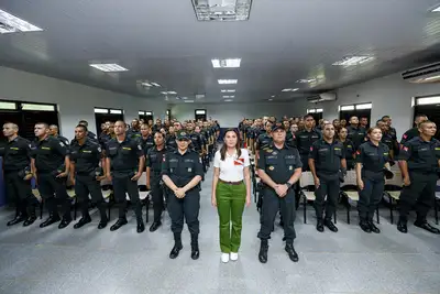 notícia: Governadora Hana Ghassan visita polo do Curso de Formação de Praças da PM, em Altamira  