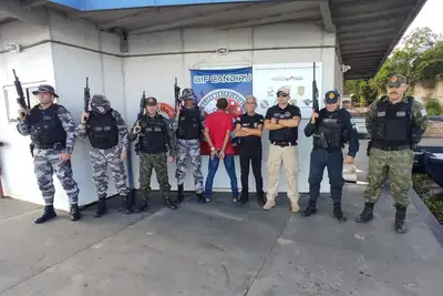 notícia: Foragido da Justiça por homicídio é preso por agentes da Base Integrada Fluvial Candiru