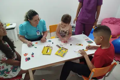 notícia: Natea da Policlínica Carajás transforma rotina de famílias e fortalece desenvolvimento de crianças com autismo
