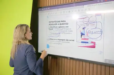notícia: Governadora Hana Ghassan sanciona política estadual de educação digital para preparação ao Enem