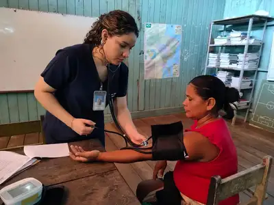 notícia: Hospital Regional de Oriximiná leva atendimento de saúde à comunidade São Sebastião