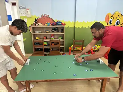 notícia: Hospital de Clínicas promove 'Craques do Coração' e diversão na Clínica Pediátrica