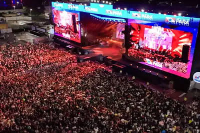 notícia: ’Vem Louvar Pará’ reúne 80 mil na primeira noite de shows em Belém