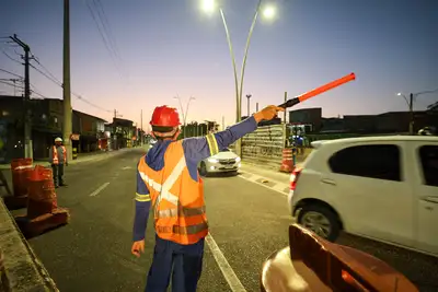 notícia: Desvio temporário inicia para avanço das obras do novo viaduto da avenida João Paulo II