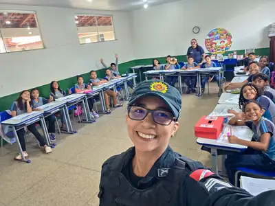 notícia: PM atende mais de 11 mil alunos da rede pública e reforça prevenção às drogas e violência nas escolas