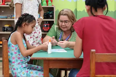 notícia: Ação de acolhimento leva ensaio fotográfico e afeto para crianças internadas no Gaspar Vianna