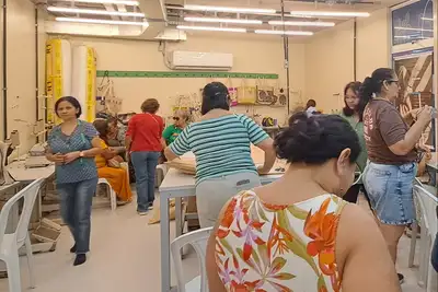 notícia: Sedeme promove oficina de artesanato com fibra sustentável na Usina da Paz de Ananindeua