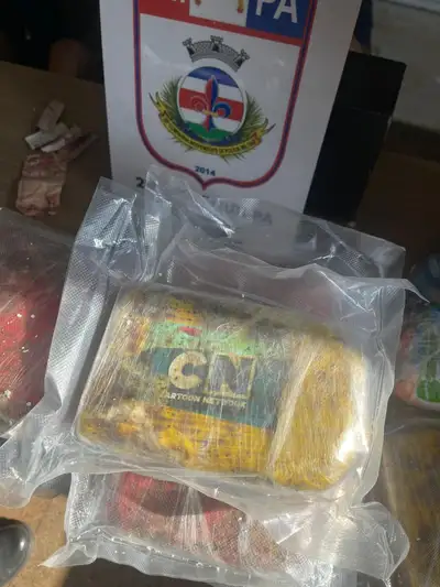 notícia: Polícia Militar apreende mais de 74 quilos de entorpecentes em embarcação