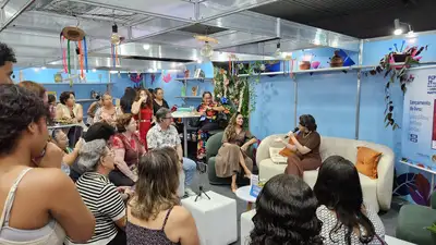 notícia: Reedição da obra da poeta Maria Simões é lançada na Feira Pan-Amazônica do Livro