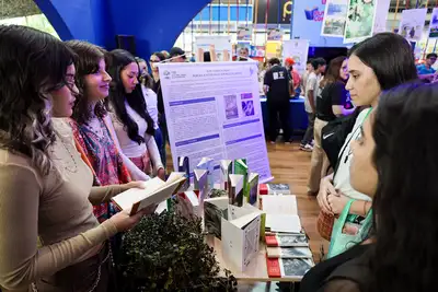 notícia: Alunos da rede estadual unem literatura e ciência para debater o meio ambiente na Feira Pan-Amazônica do Livro e das Multivozes