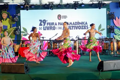 notícia: Turmas de dança das Usinas da Paz Cabanagem e Terra Firme ganham destaque na Feira do Livro
