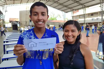 notícia: Seduc entrega 314 cheques do 'Bora Estudar' a estudantes da DRE Belém 5