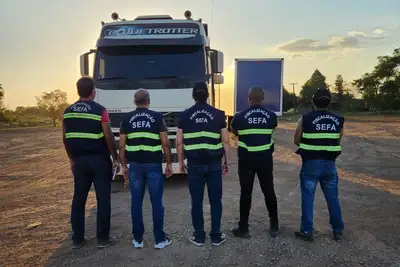 notícia: Sefa apreende 91 toneladas de fertilizantes e 2.400 estacas e mourões