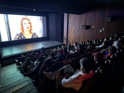 notícia: Cine Líbero Luxardo recebe atriz Helga Nemétik para sessão de 'A Miss'