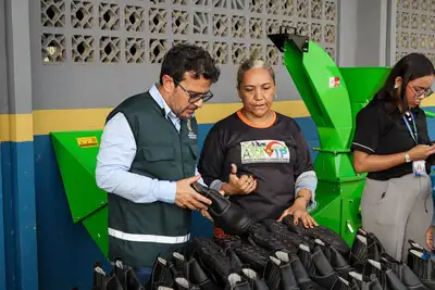 notícia: Semas participa de entrega de equipamentos à cooperativa de catadores em Icoaraci e fortalece economia circular