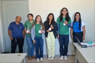 notícia: Estudantes de escola técnica em Curuçá conquistam medalhas de ouro na Olimpíada de Português