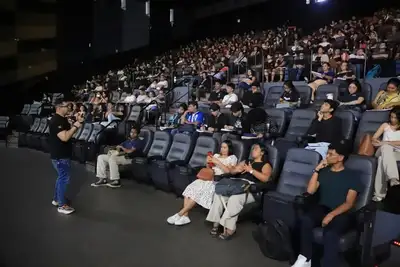 notícia: ‘Aulão’ no cinema reúne 300 estudantes na reta final de preparação ao Enem