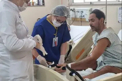notícia: Hospital Estadual Galileu confecciona órtese sob medida e devolve mobilidade a paciente